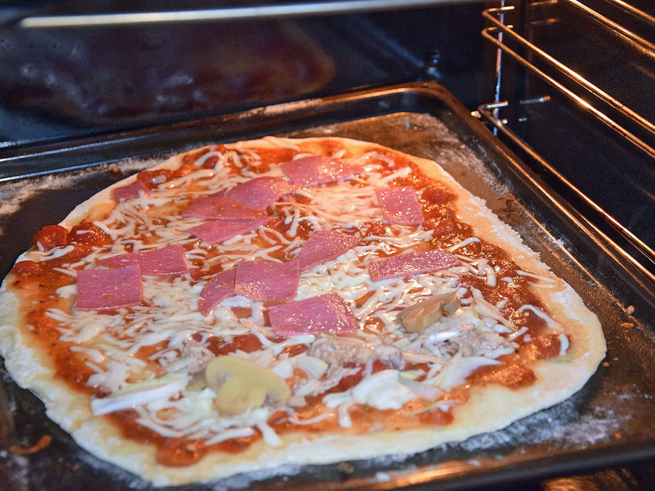 Gemeinde dankt den Sternsingern mit einem Pizzabacken 